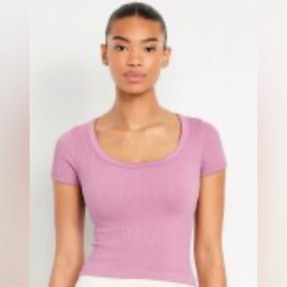 NWT! Old Navy Exhale Seamless Cropped Rib T-Shirt
DUSK BLOOM
